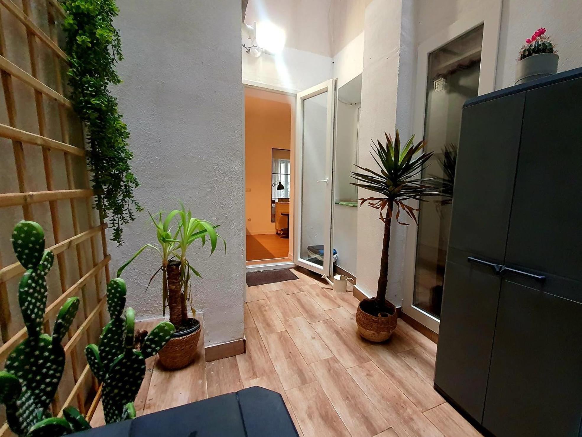 Rentadore Atocha Suites Madrid Luaran gambar